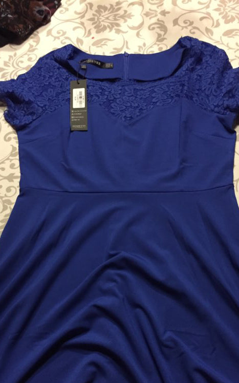 Beautiful dress, good fabric, same like described by the seller, I recommend. Very nice dress, the size xl and the size M French, very well made, the color is exactly like the picture of the seller, I am super happy, I recommend this seller